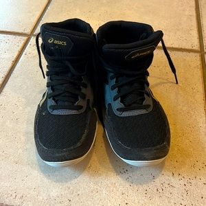 Wrestling shoes sz 2.5-like new condition